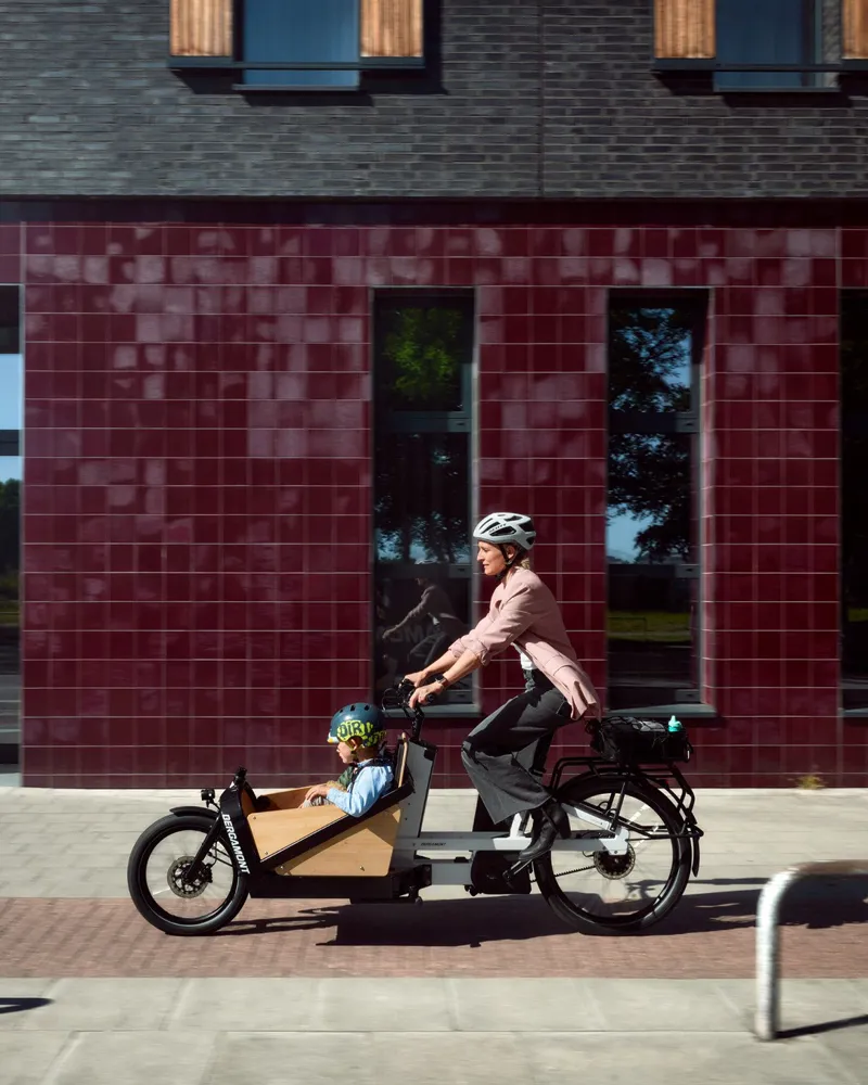 2021 Bergamont E-Cargoville LJ Edition Electric Cargo Bike in White-3