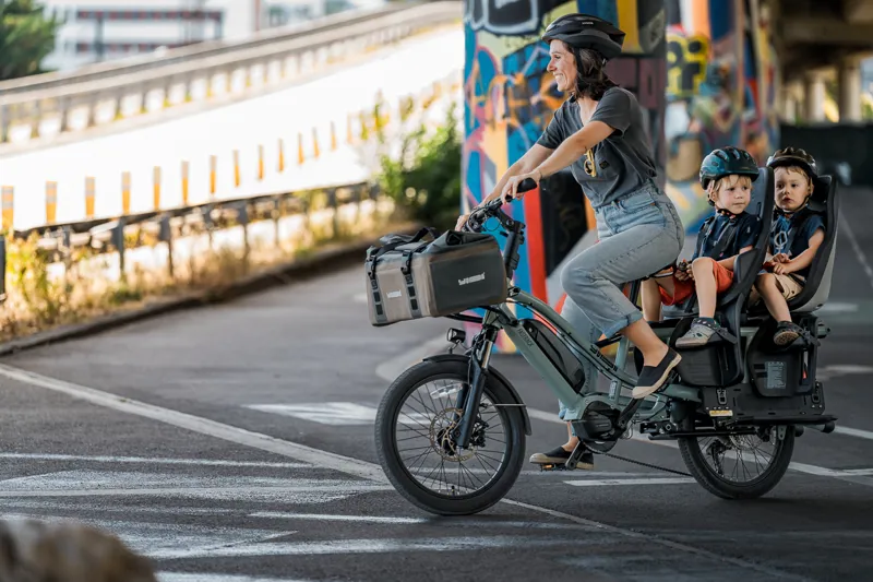 Yuba FastRack Compact Longtail Electric Cargo Bike Green-5